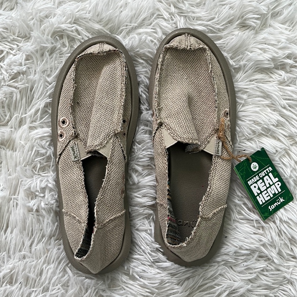 Sanuks